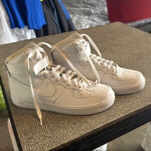 Nike Air Force Ones No Creases. Mens size 10.5.